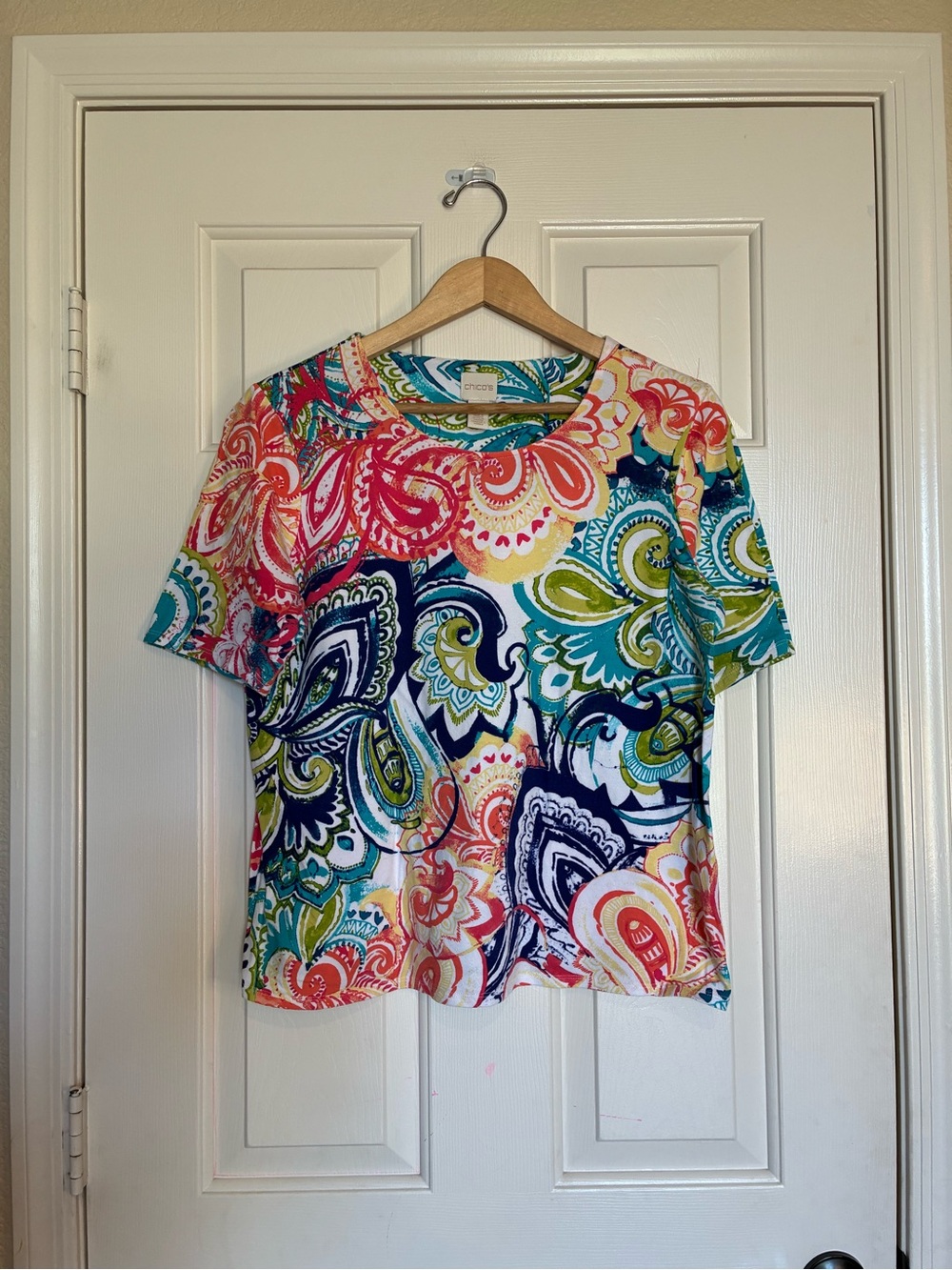 Chico's Multicolor Paisley Short Sleeve Tee